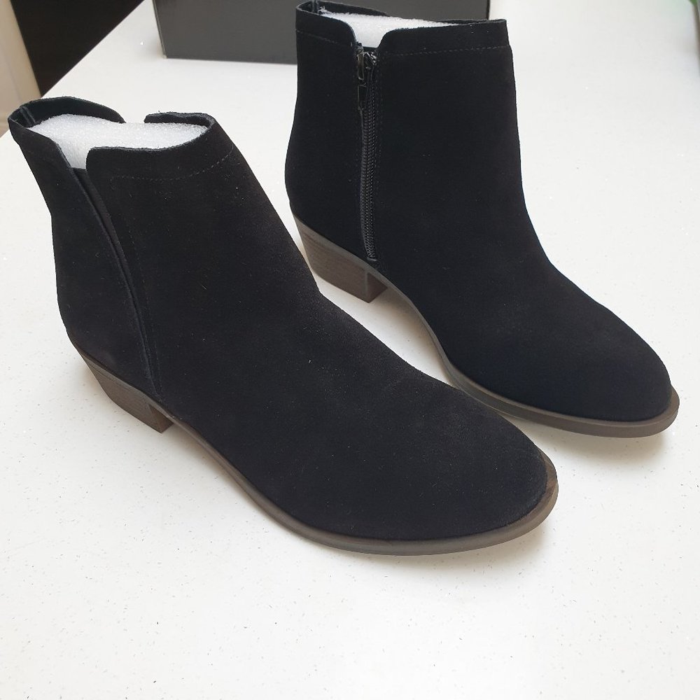 New Kensie Black Suede Booties Size 9